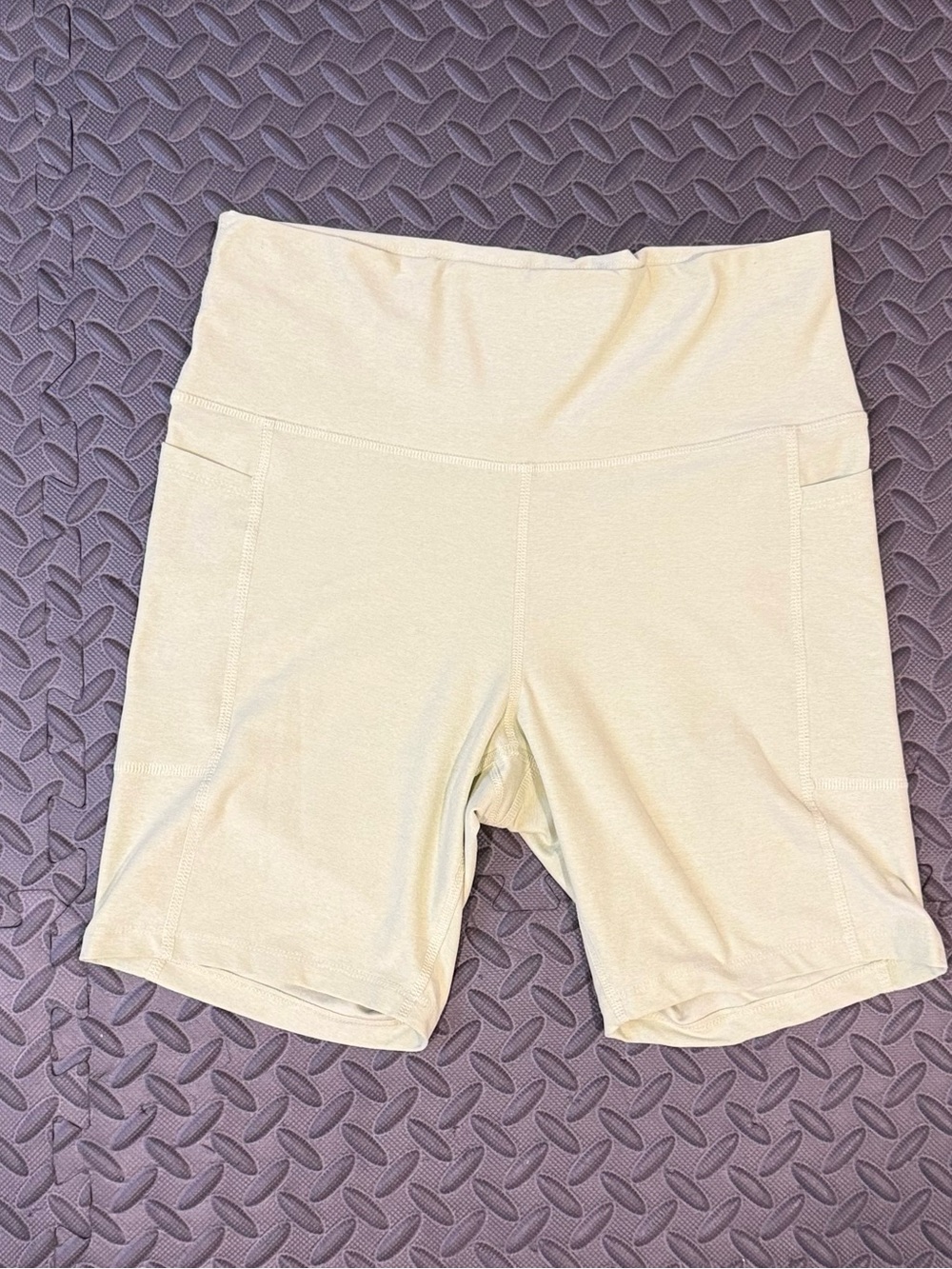 Danskin High Rise Bike Shorts Size M